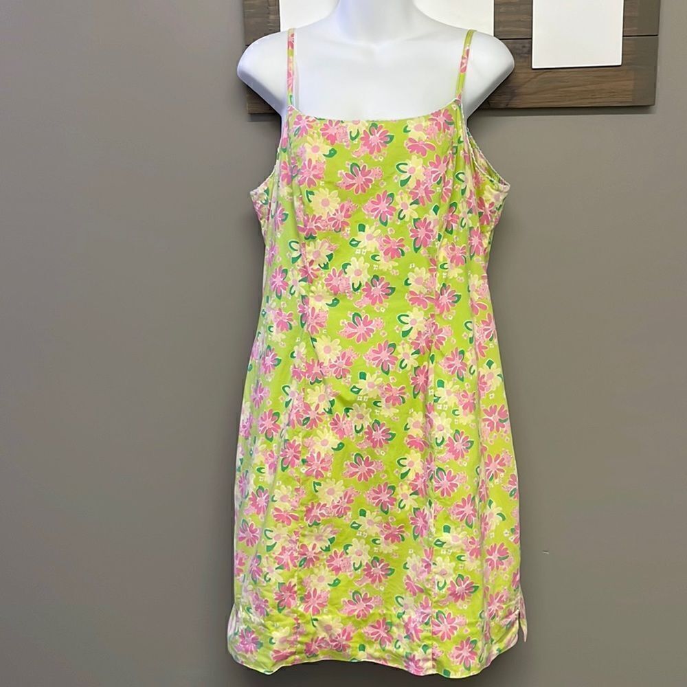 Lilly Pulitzer Vintage White Label
Fitted Shift Sundress Rhinodendrum- Size 12